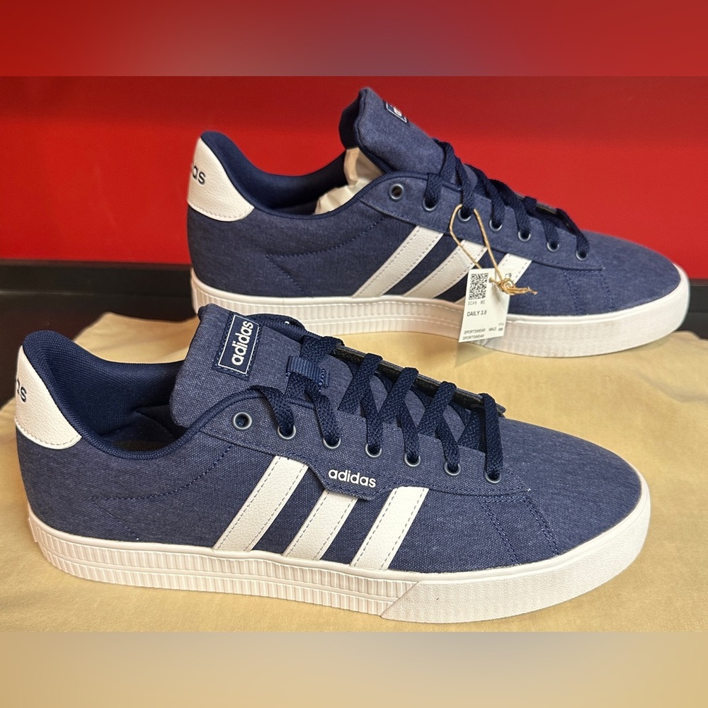 Adidas Daily 3.0 Men’s Size 12 Lace Up Blue & White Sneakers NWT & Box - Picture 4 of 9
